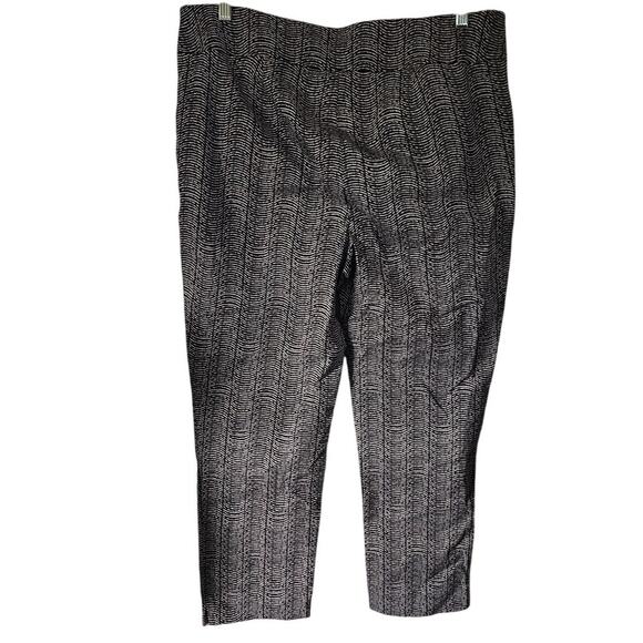 Chico's Perfect Stretch Printed Pull On Wide Elastic Wasit Cropped Pants Size 3 - Picture 3 of 6